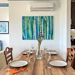 Lovely In 2bd 250m Ocean View And Ac Wi-fi Pool *